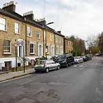Veeve - The London Fields Family Retreat