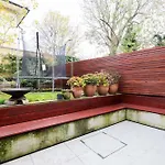 Veeve - The London Fields Family Retreat